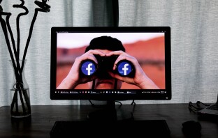 На Facebook подали в суд из-за логотипа