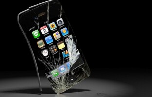 Суд против Apple и сколько должен работать iPhone. Новость, полная противоречий