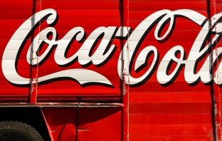 Coca-Cola обновляет свой лого, чтобы бороться за экологию