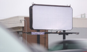 Креативное агентство делает пустые билборды, чтобы дать всем отдохнуть от рекламы
